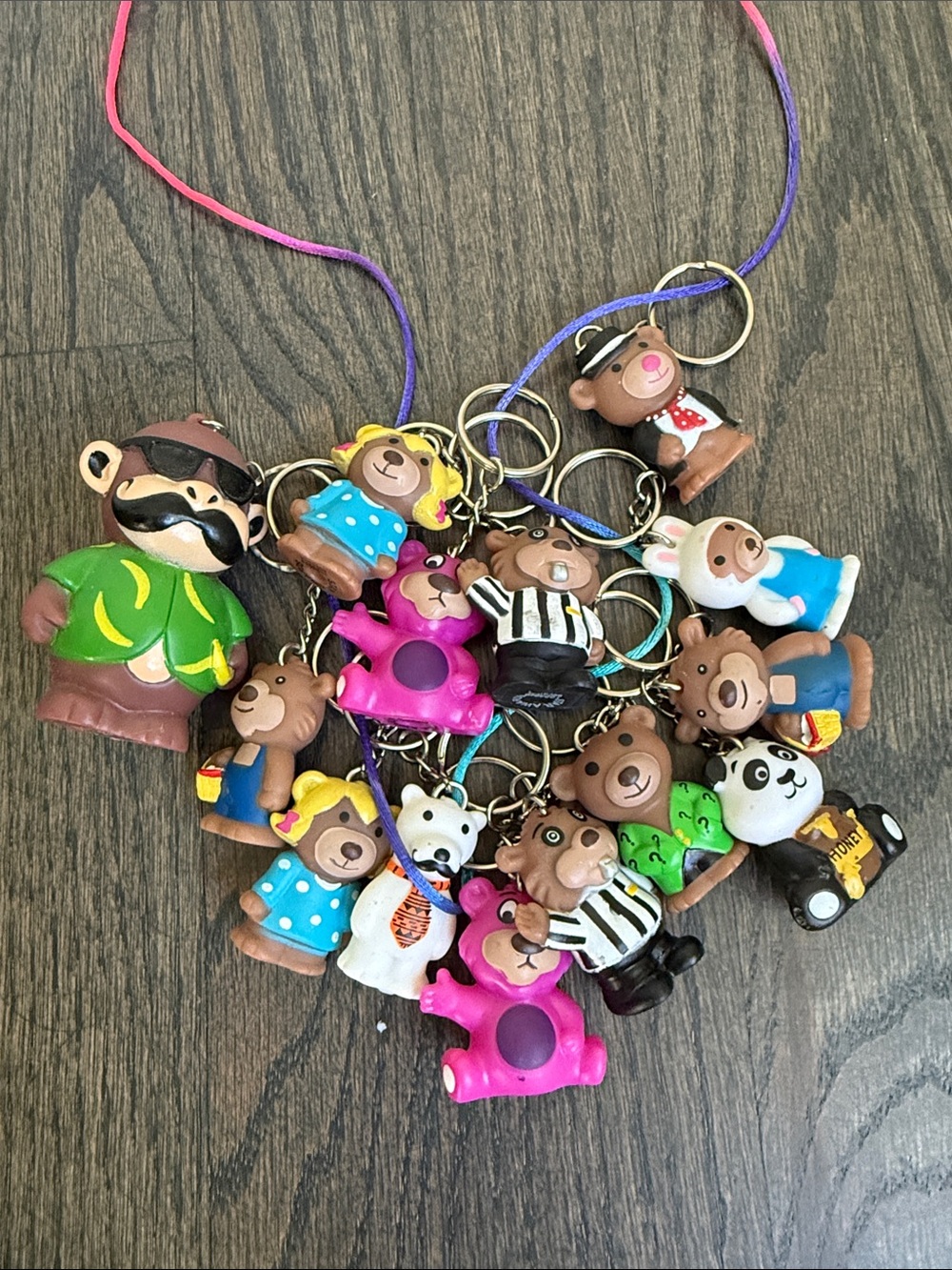 100 Collectible Keychains 1.5” Rubber 3D Key Chains Backpack Prize Favor Animals - Picture 16 of 17